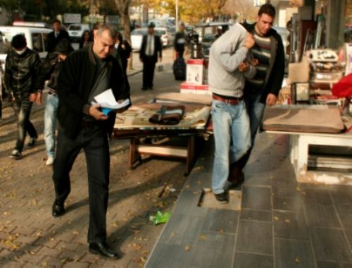 Hırsızlar Cenazede Boş Durmadı
